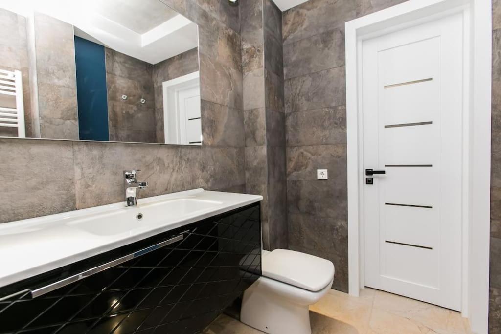 Lev Tolstoi Studio Appartement Chişinǎu Buitenkant foto